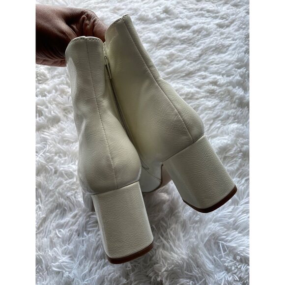 TRU COMFORT FOAM Cream Faux Leather Ankle Boots Size 6 - Picture 6 of 9